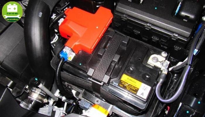 Quy trình thay bình ắc quy cho xe Ford Ranger
