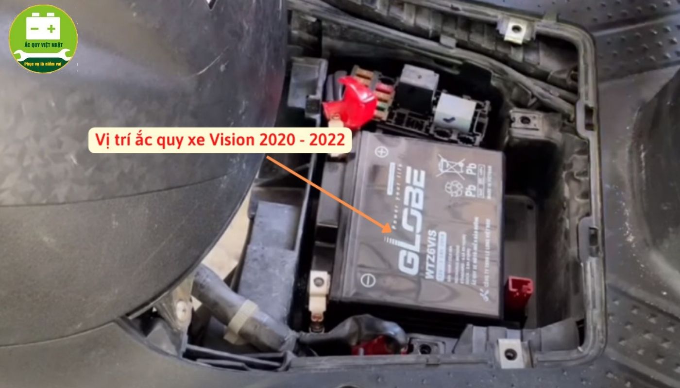 Ắc quy xe vision đời mới nằm ở đâu​​? Vị trí ngay gầm gác chân
